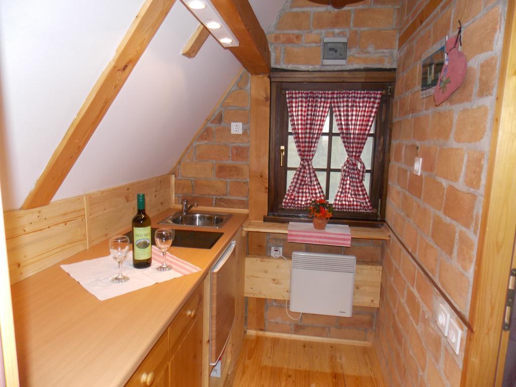 Apartmani Etno Kuca Pod Okicem Samobor Oda fotoğraf