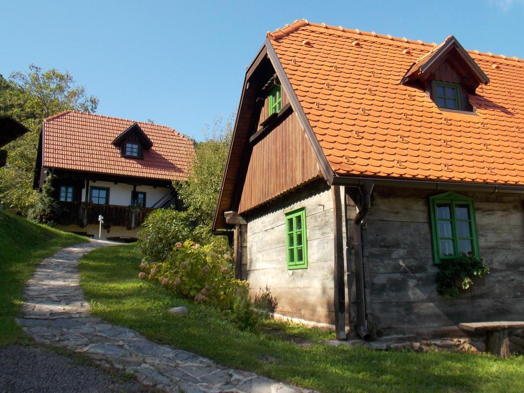 Apartmani Etno Kuca Pod Okicem Samobor Oda fotoğraf
